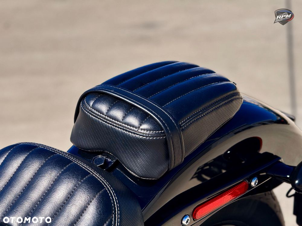 Harley-Davidson Softail Street Bob - 17