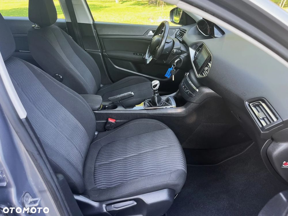 Peugeot 308 SW BlueHDi 120 Stop & Start Allure - 17