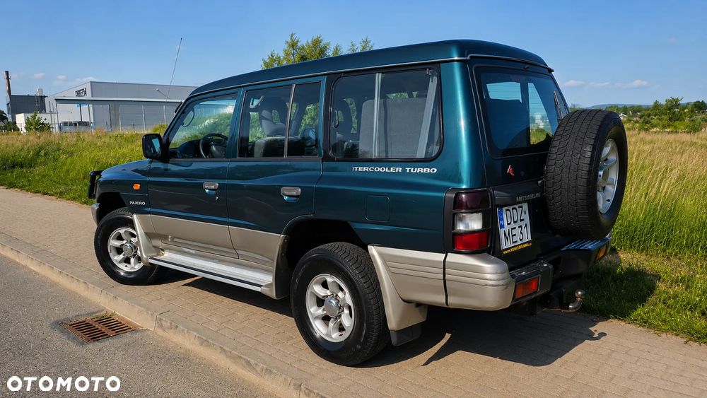 Mitsubishi Pajero - 2