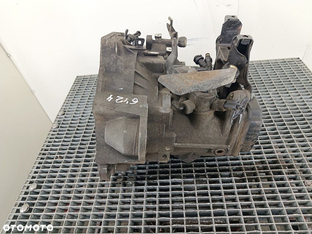 SKRZYNIA BIEGÓW MANUALNA 5 VW POLO IV 9N GGU 1.9 TDI - 5