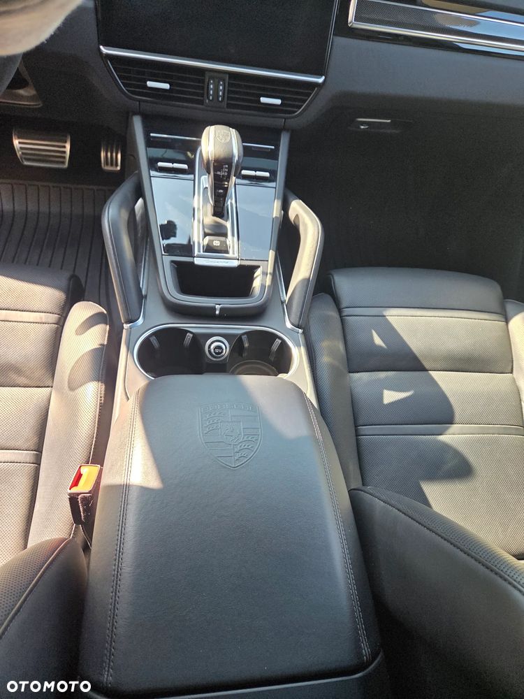 Porsche Cayenne - 15