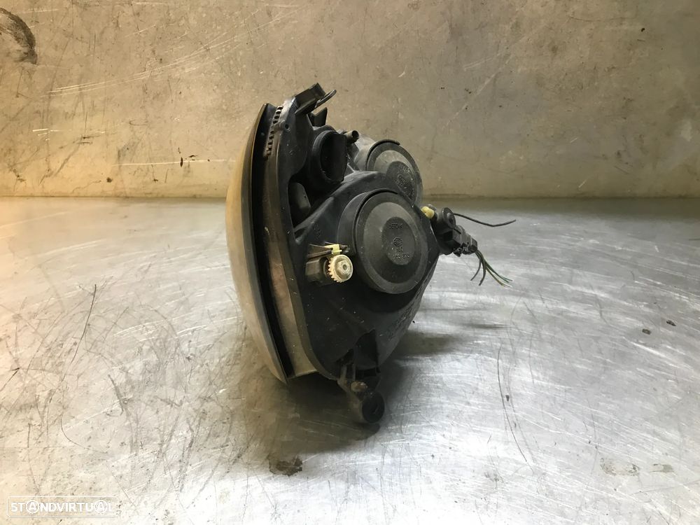 ÓTICA / FAROL RENAULT CLIO II FASE 2 01-06 (FUNDO PRETO) - ESQUERDO / DIREITO - 6