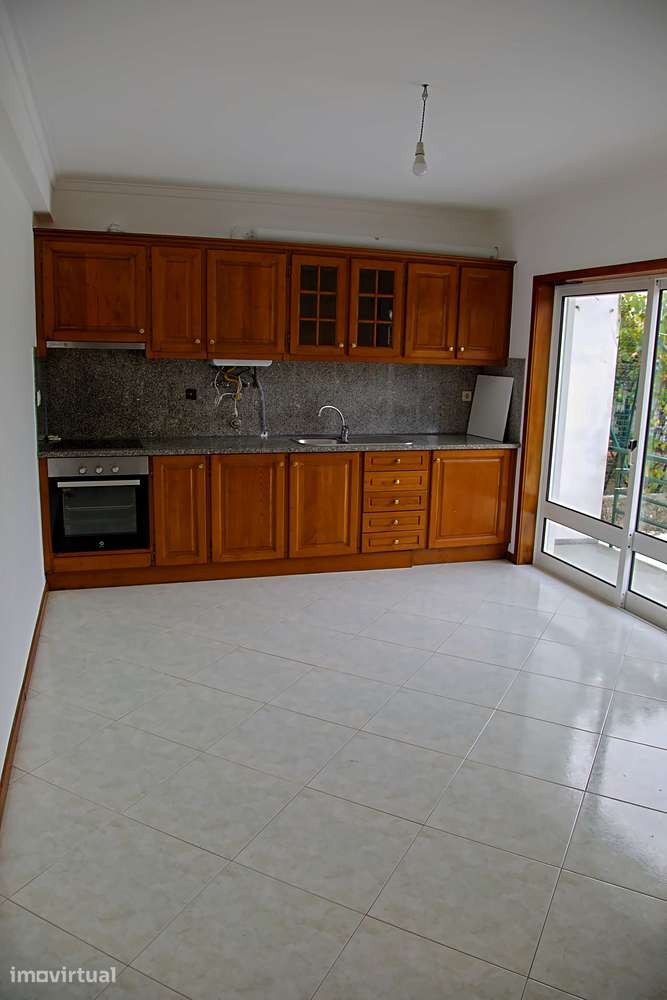 Arrenda-se T2 no R/C com 2 casas de banho em Santa Marta de Portuzelo - Grande imagem: 3/11