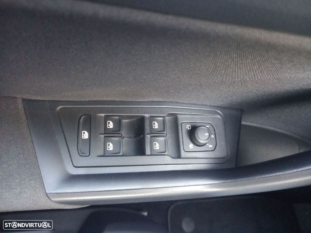 VW T-Roc 1.5 TSI Urban DSG - 15