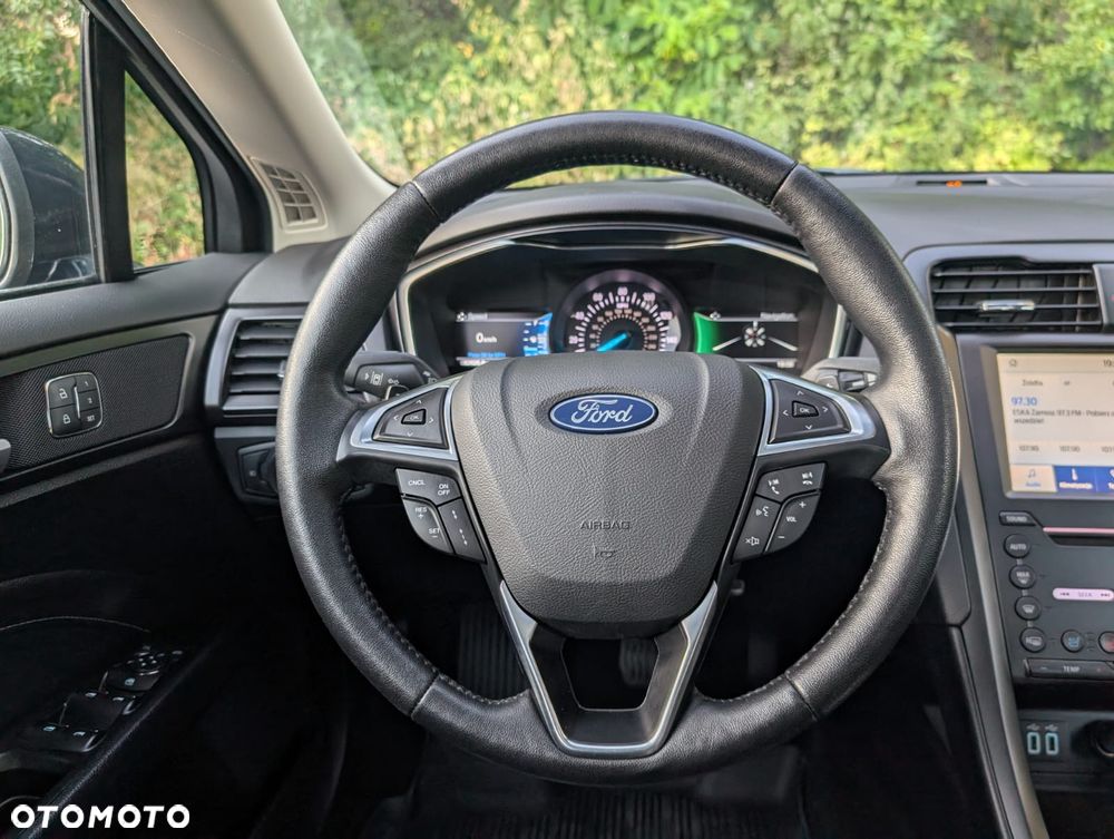 Ford Fusion - 23