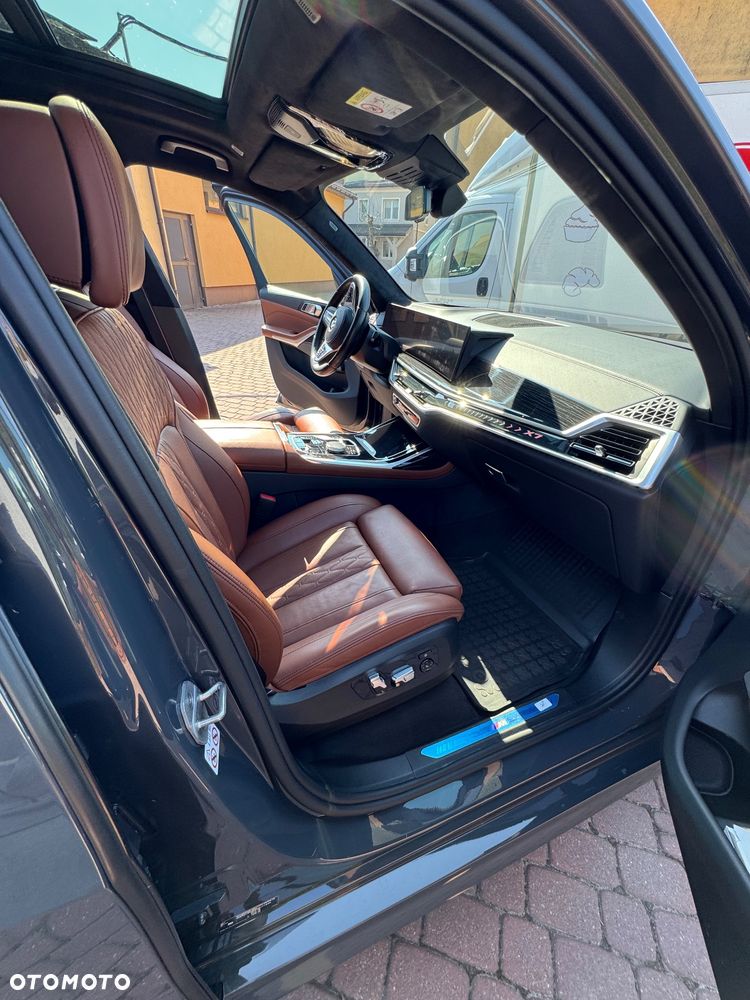 BMW X7 xDrive40i mHEV Individual Edition sport - 17