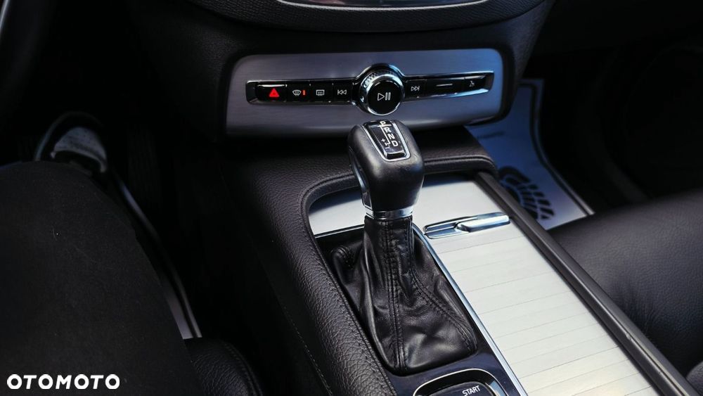 Volvo XC 90 - 22
