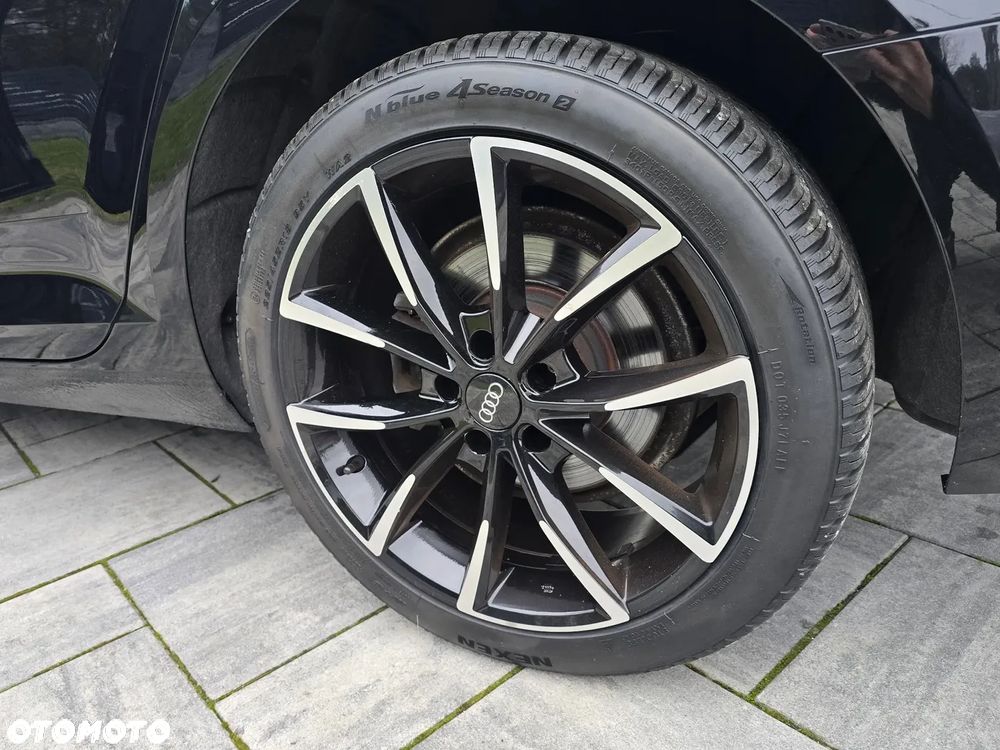 Audi A4 Avant 2.0 TDI S tronic - 32