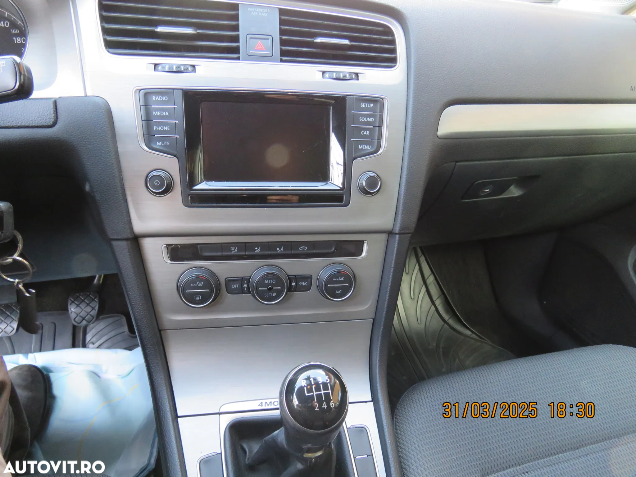 Volkswagen Golf 1.6 TDI 4Motion BlueMotion Technology Comfortline - 11
