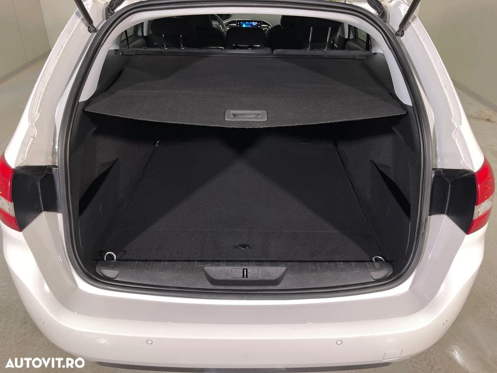 Peugeot 308 1.2 L PureTech Turbo S&S EAT8 Allure Pack - 13