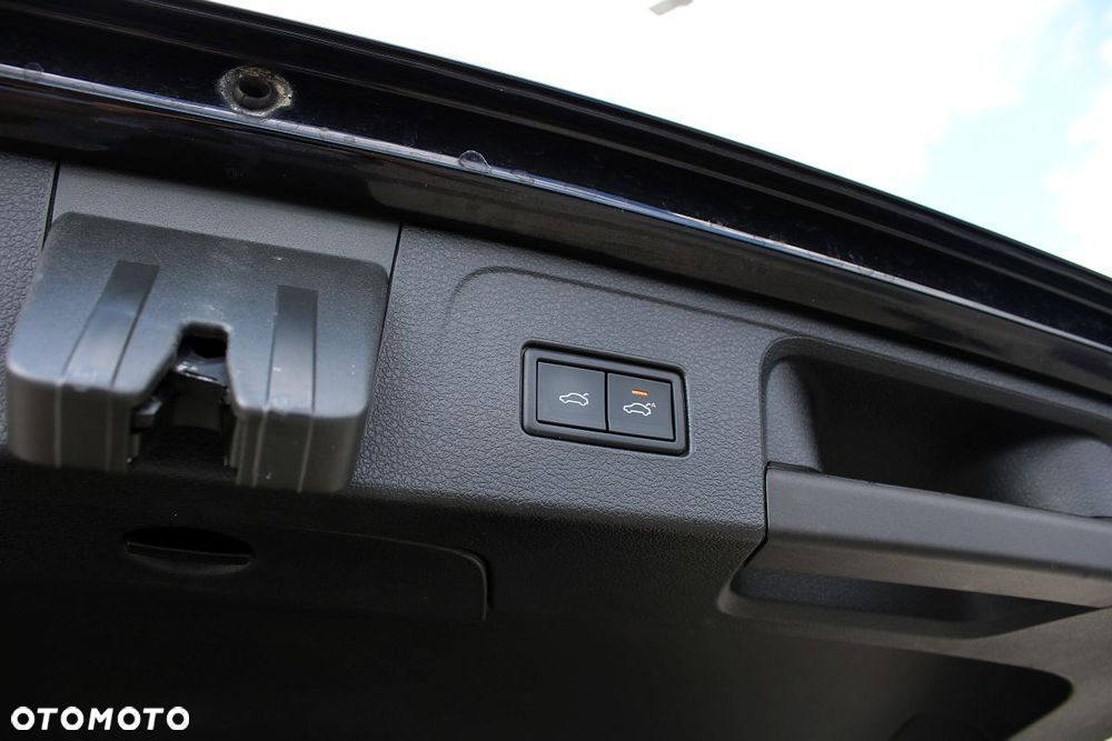 Volkswagen Passat 2.0 TSI Elegance DSG - 11