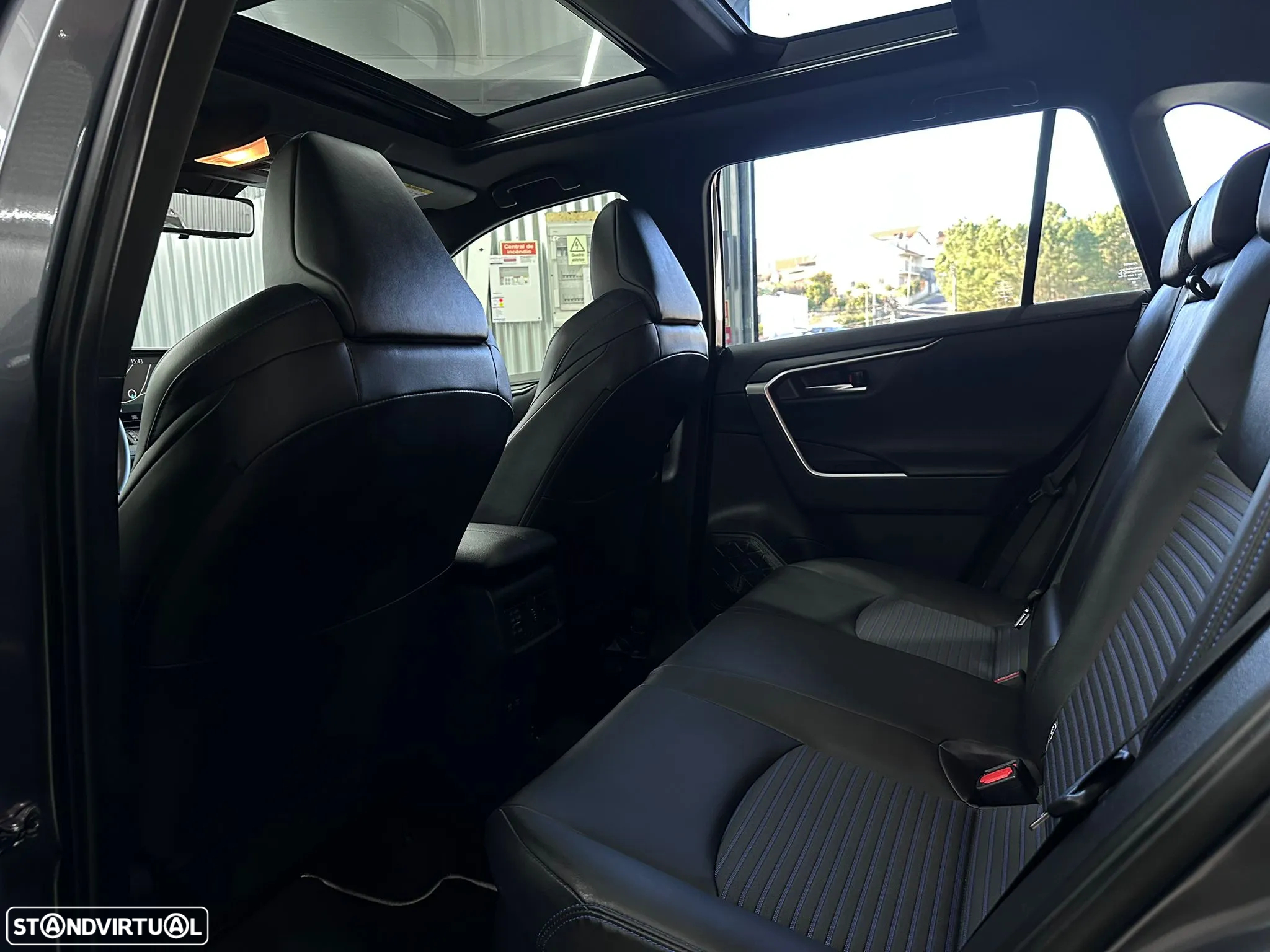 Toyota RAV4 2.5 HDF Lounge - 45