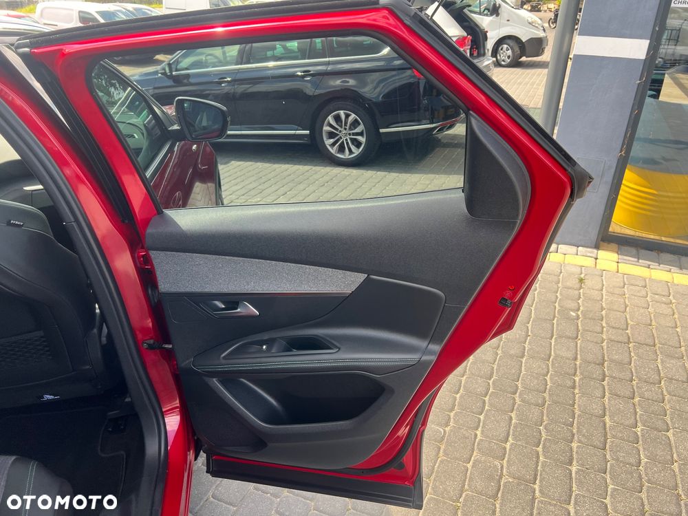 Peugeot 3008 1.2 PureTech Allure S&S EAT8 - 23