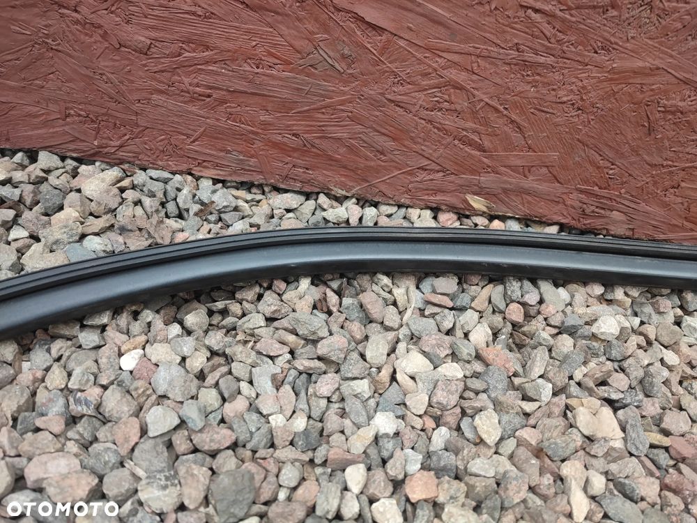 BMW E46 COUPE ORYGINALNE CZARNE USZCZELKI DRZWI LEWA / PRAWA ( USZCZELKA LEWA / PRAWA DRZWI )  PODGRZEWANE EUROPA O NR. 51 71 7 161 687 / 51 71 7 161 688 OEM - 16