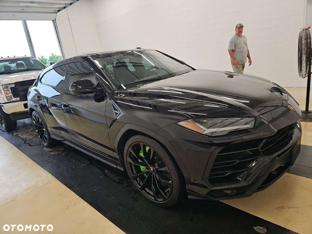 Lamborghini Urus - 6