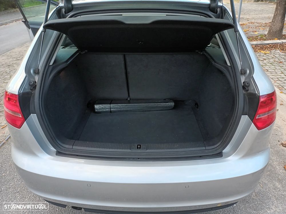 Audi A3 Sportback 1.6 TDI Attraction Special Edition - 10