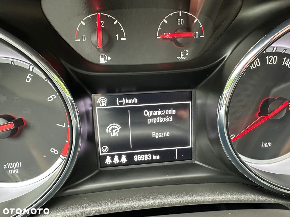 Opel Astra 1.4 Turbo Innovation - 24