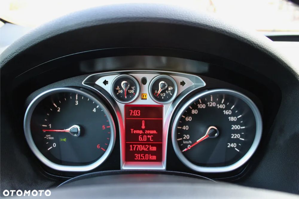 Ford Kuga 2.0 TDCi 2x4 Titanium - 23