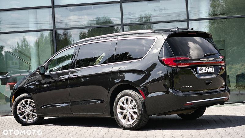 Chrysler Pacifica - 12