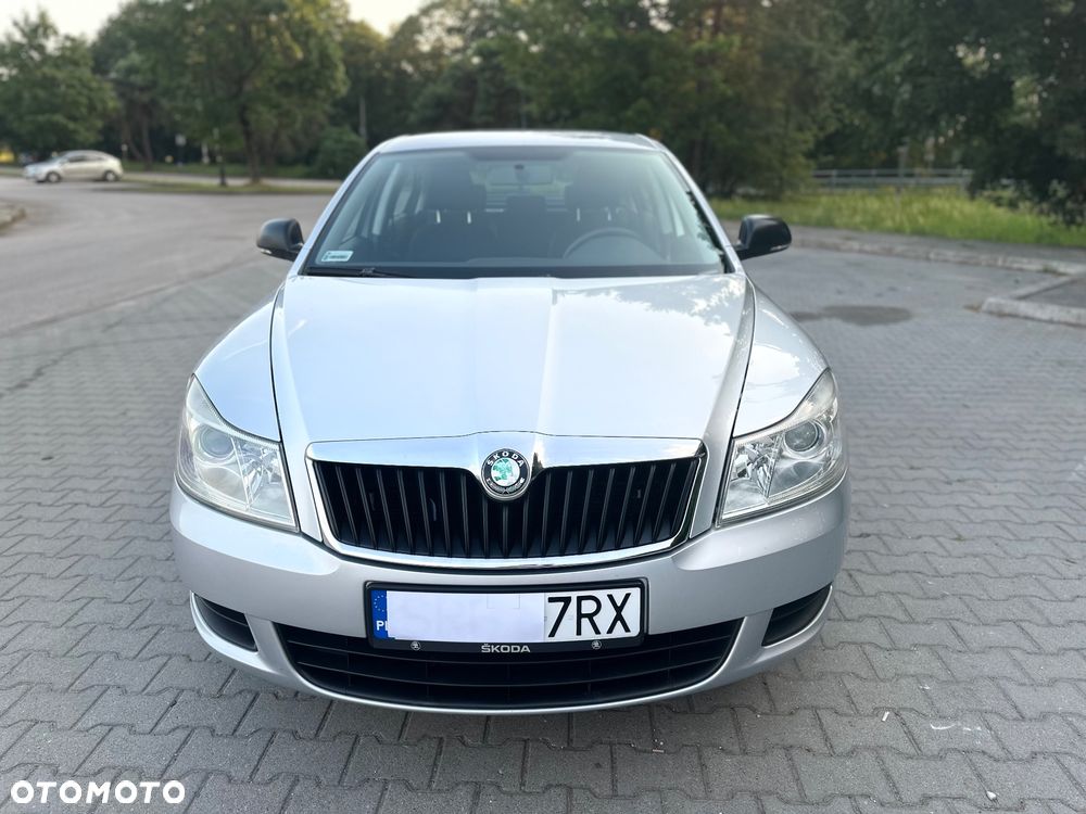 Skoda Octavia 1.6 Ambiente - 3