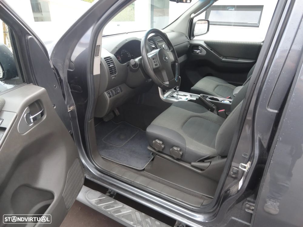 Nissan Navara 2.5 dCi CD SE AT 4WD - 13