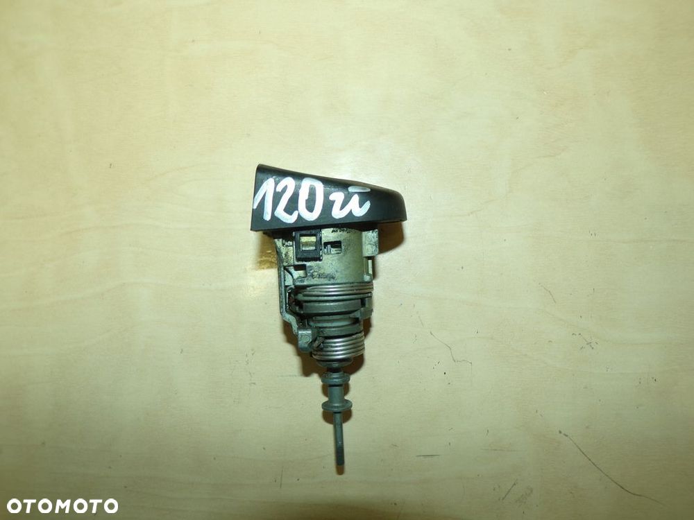 VW T5 TRANSPORTER 04- WKŁADKA ZAMKA DRZWI PRZEDNICH LEWYCH - 1