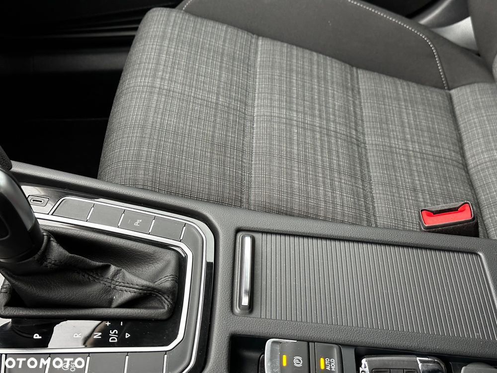 Volkswagen Passat Variant 1.5 TSI EVO Business DSG - 24