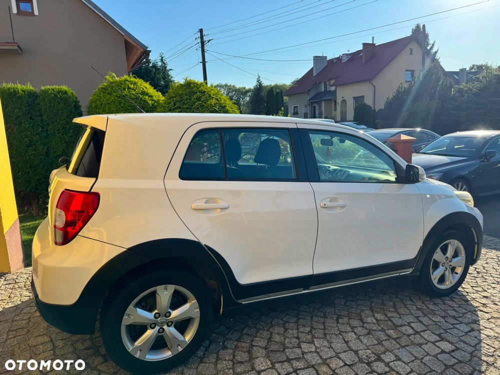 Toyota Urban Cruiser 1.4 D-4D Sol 4x4 - 4
