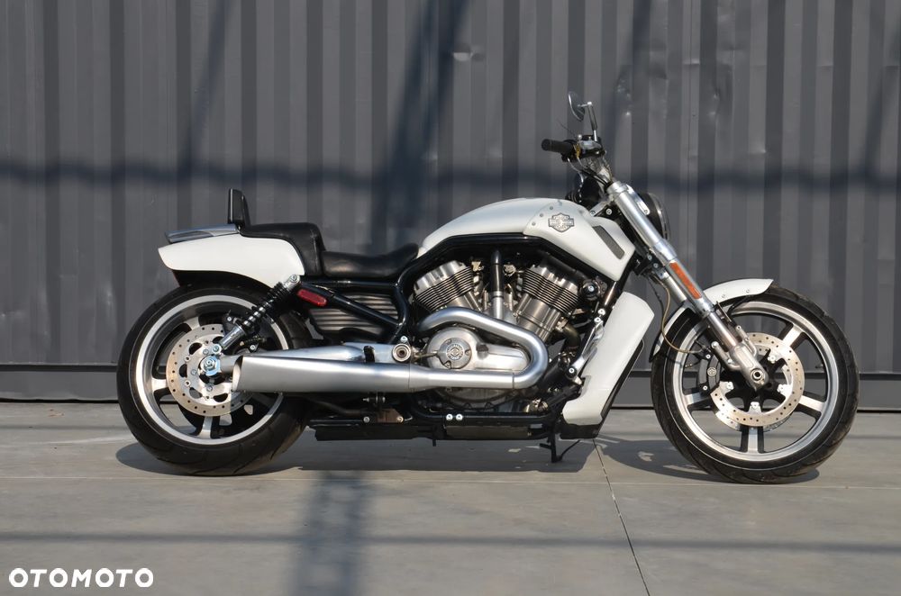 Harley-Davidson V-Rod Muscle - 4