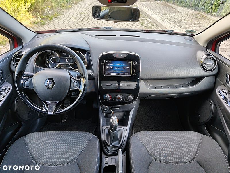 Renault Clio 1.2 16V 75 Luxe - 11