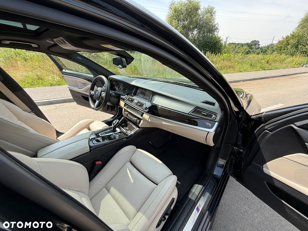 BMW Seria 5 530d xDrive - 14