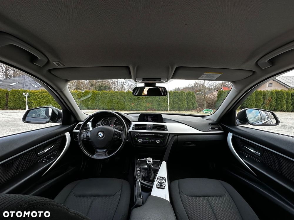 BMW Seria 3 320d - 11