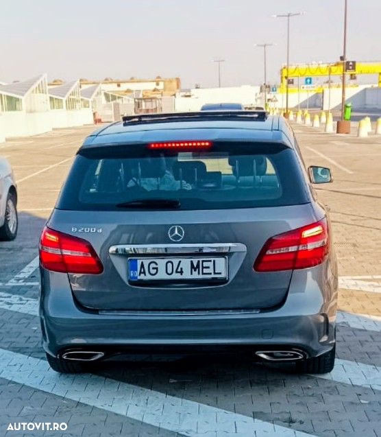 Mercedes-Benz B 200 d 4Matic 8G-DCT AMG Line - 8