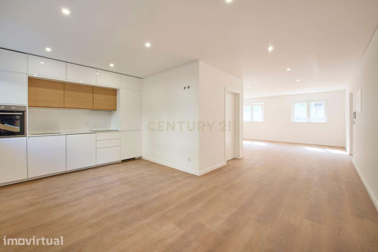 T0 totalmente reabilitado com 66 m² e potencial para T2 | Barreiro - Grande imagem: 4/14