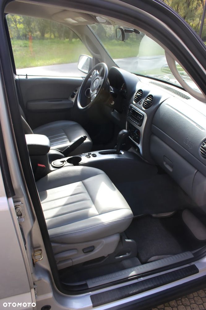 Jeep Cherokee - 10