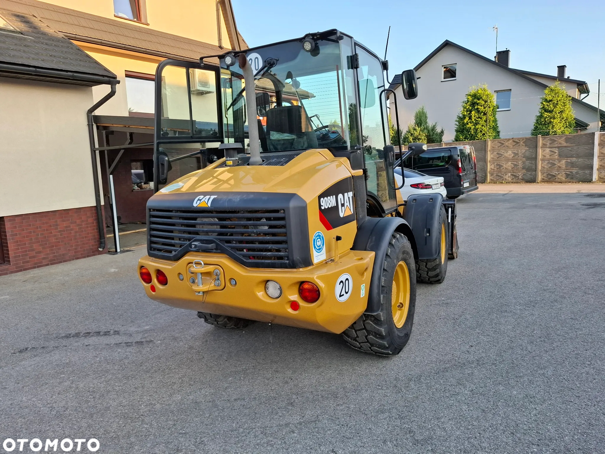 Caterpillar CAT 908 M - 9