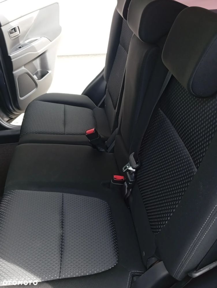 Mitsubishi Outlander 2.0 2WD - 18