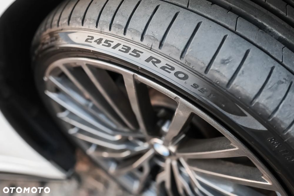 BMW Seria 5 520d M Sport - 6