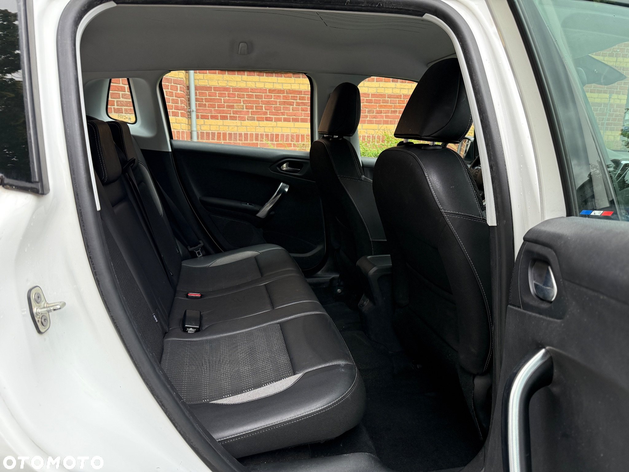 Peugeot 2008 1.6 BlueHDi Allure - 19