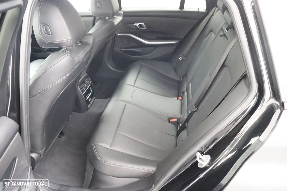 BMW 330 e Touring Aut. M Sport - 16