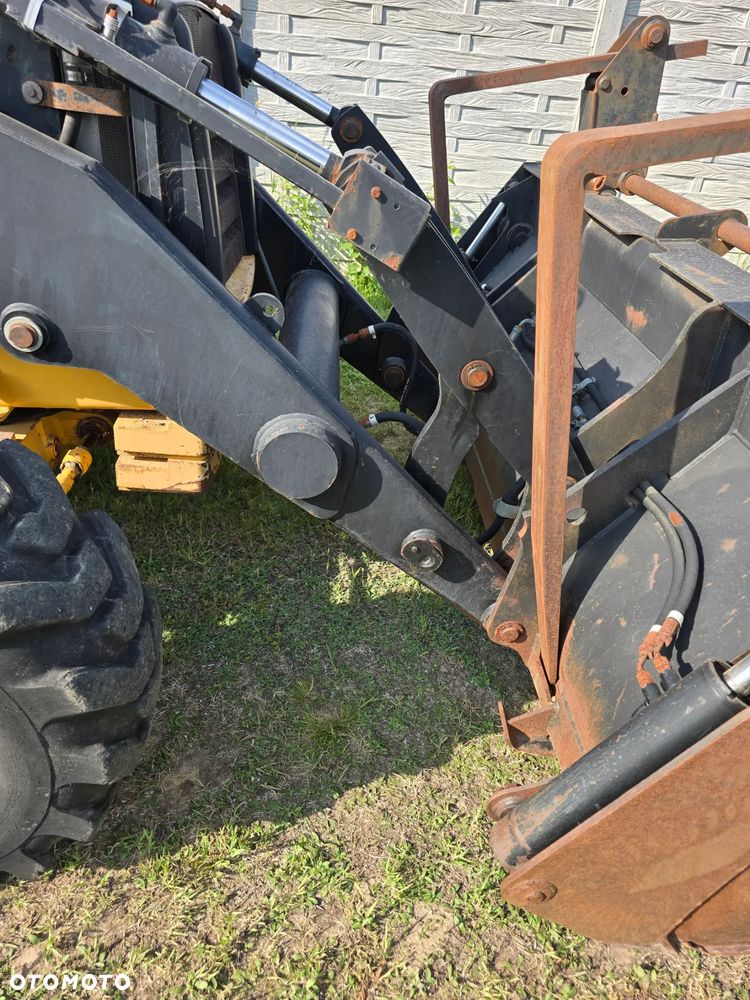 Caterpillar - 12