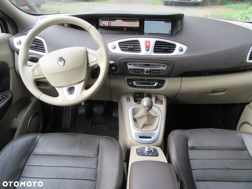 Renault Grand Scenic - 22