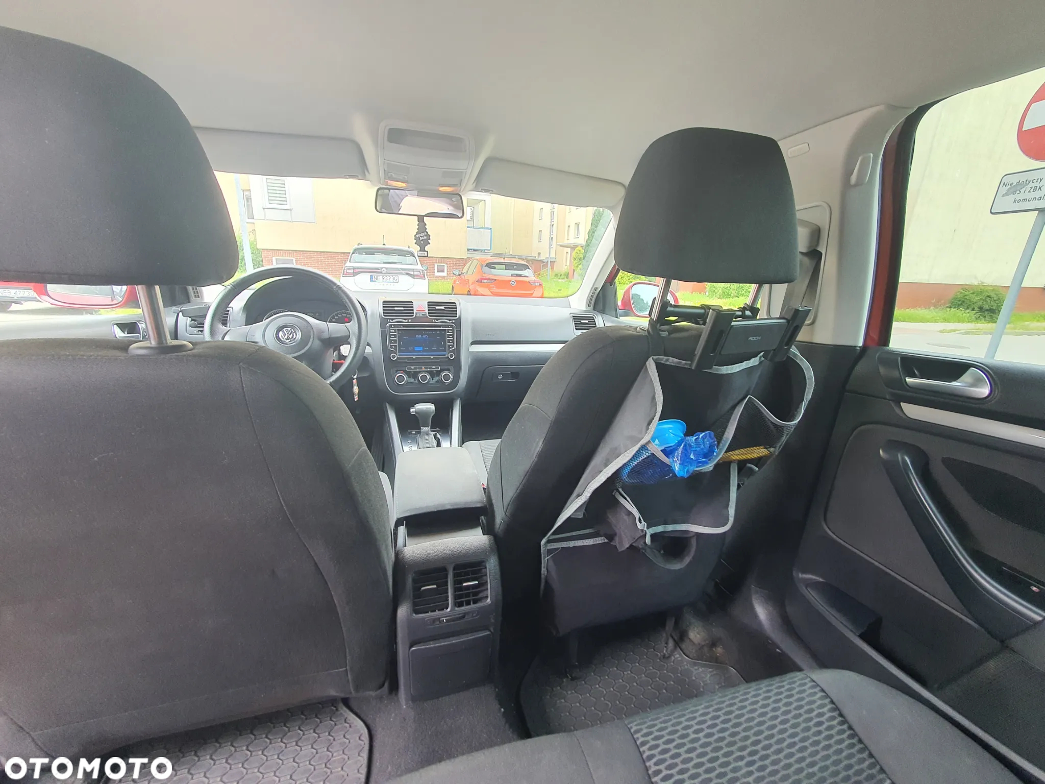 Volkswagen Jetta 1.6 Trendline DSG - 19