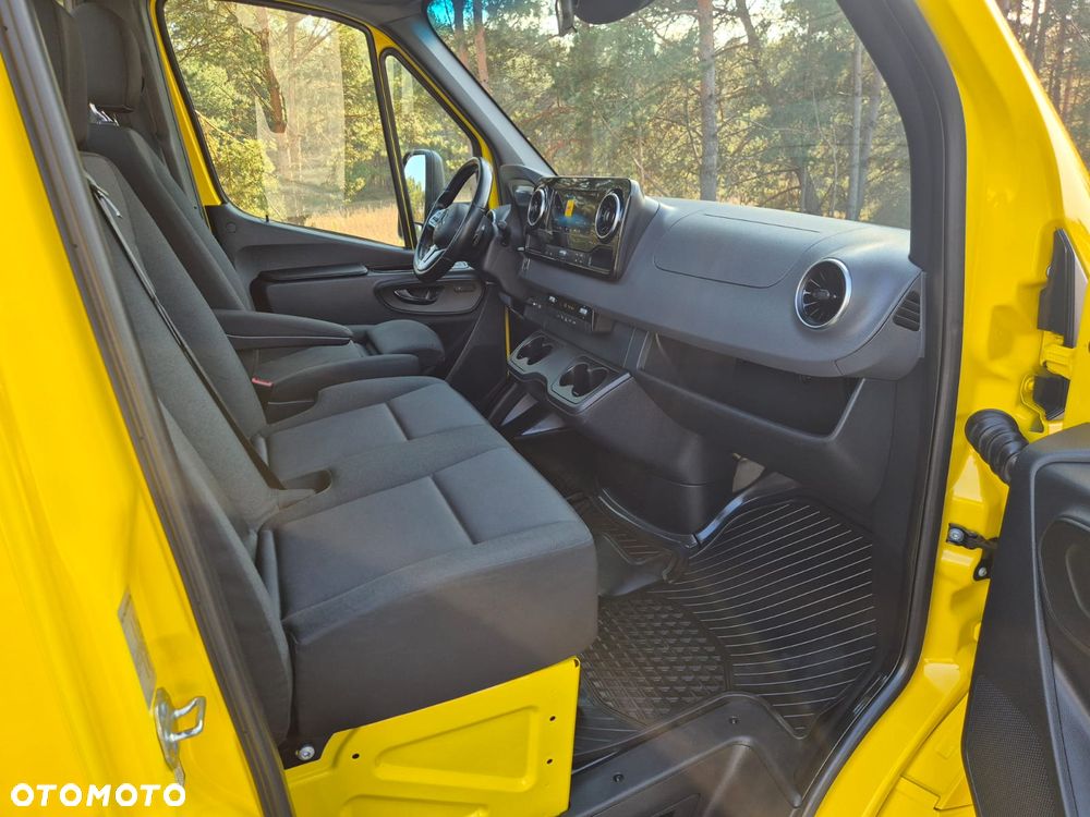 Mercedes-Benz Sprinter - 16