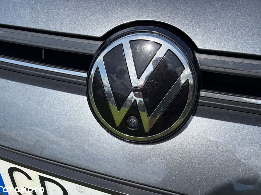 Volkswagen Passat - 4