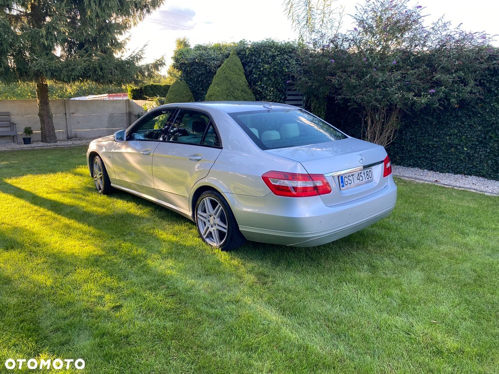 Mercedes-Benz Klasa E 220 CDI 7G-TRONIC Elegance - 4