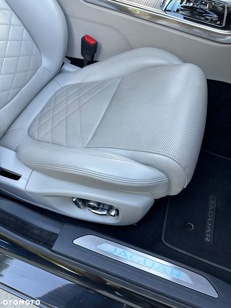 Jaguar XE 2.0 D180 HSE - 15