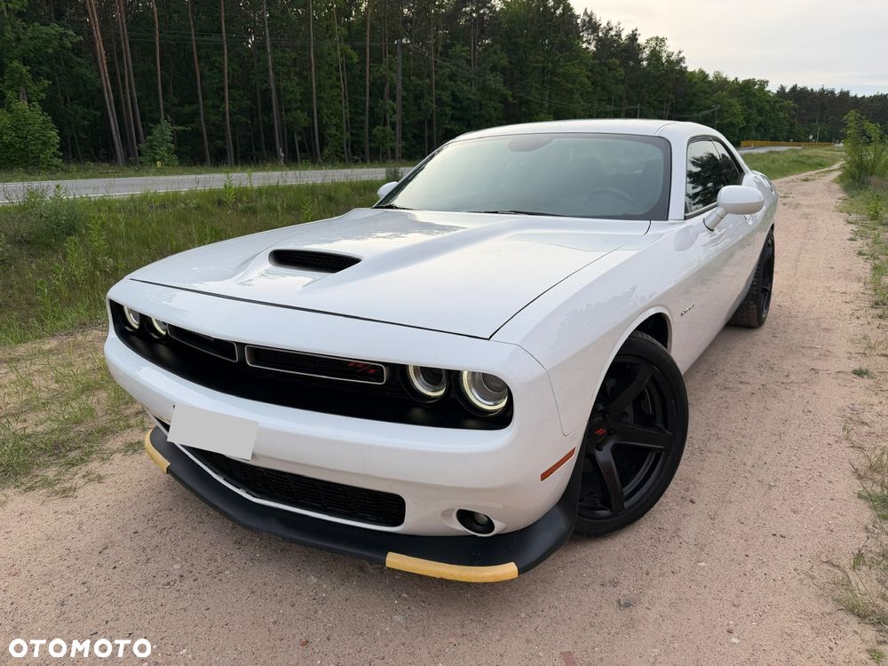 Dodge Challenger - 1