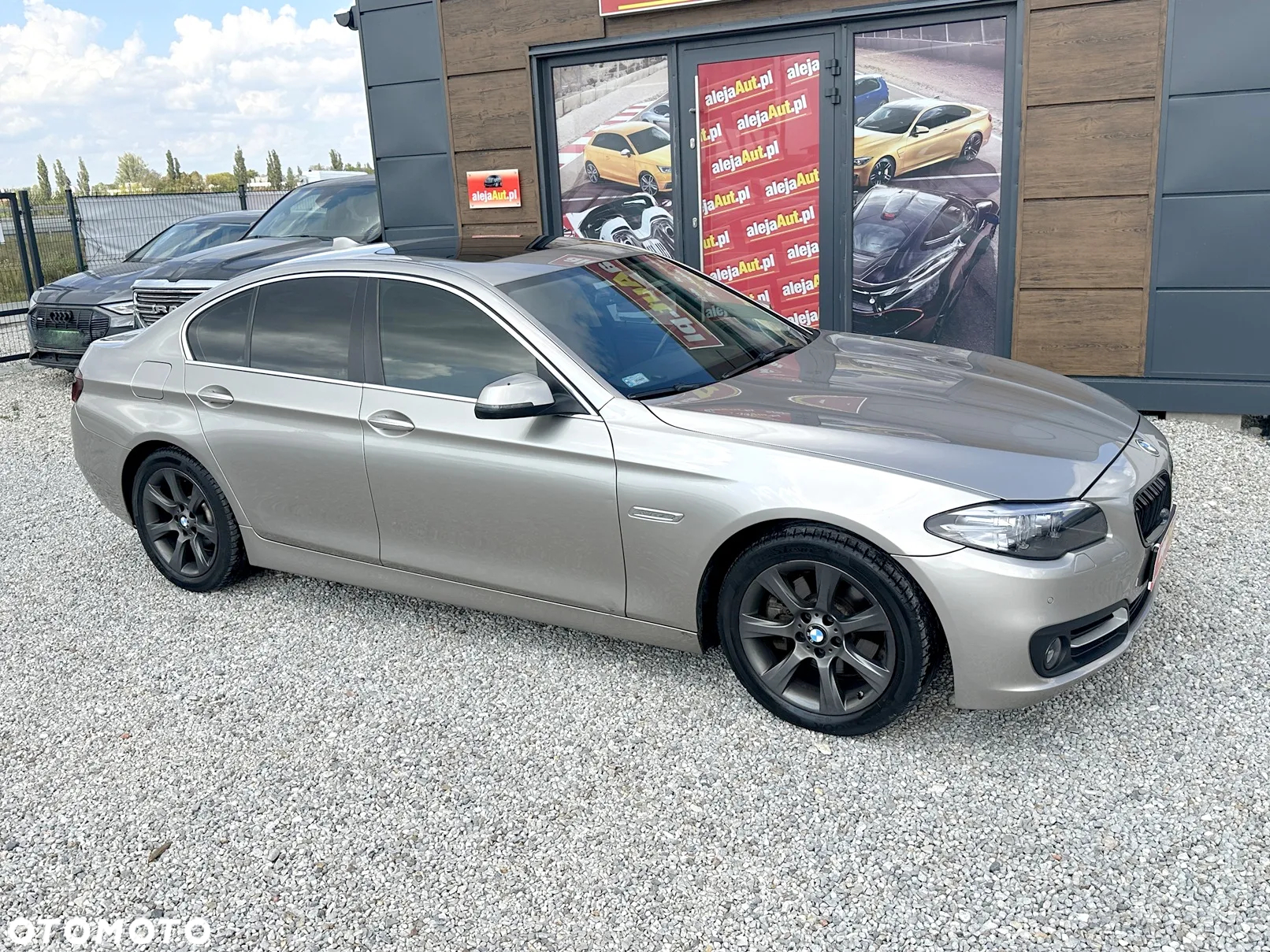 BMW Seria 5 528i xDrive Luxury Line - 11