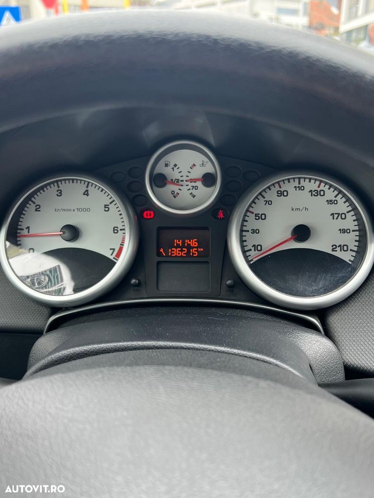 Peugeot 207 - 6